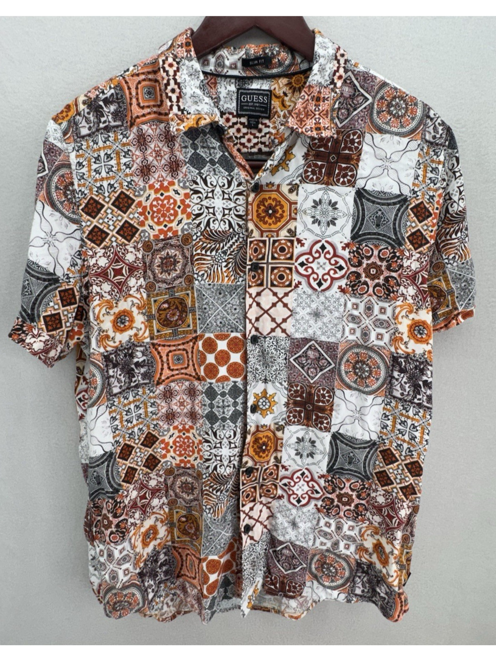 Guess Mens Button Front Shirt Small Orange Tile Print Short Sleeve Casual READ